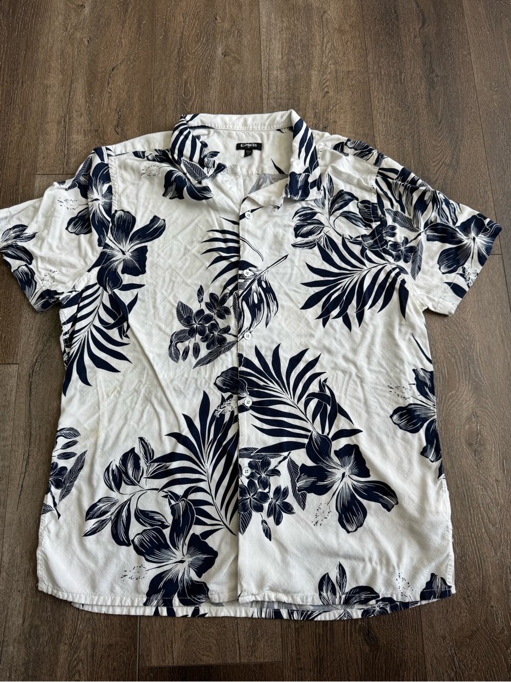 Express Men’s White & Navy Floral Hawaiian Button-Down Shirt Size Large